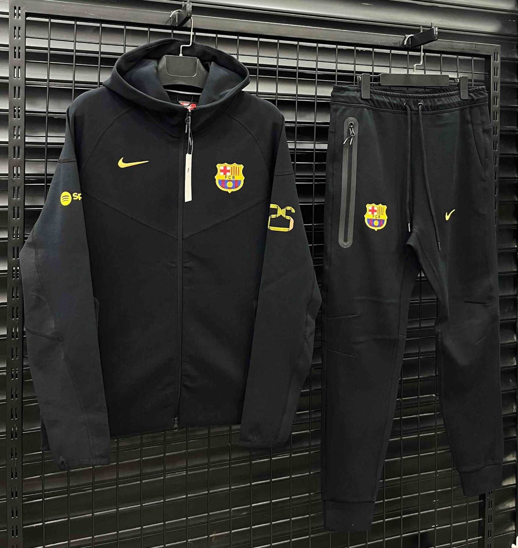 Мъжки Екипи Nike Tech (Висок Клас)