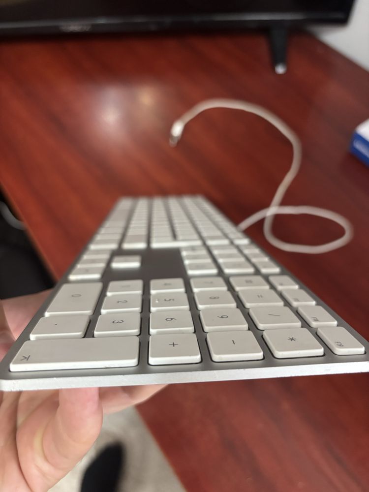 Кавиатура Apple