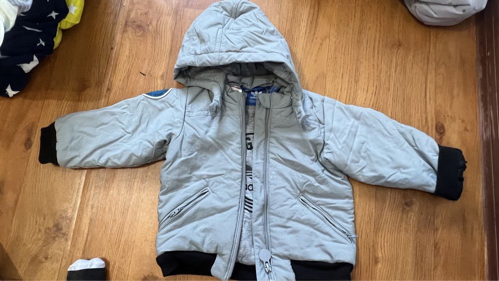 Куртка демисезонная б/у, состояние идеальноеАдидас оригинал.