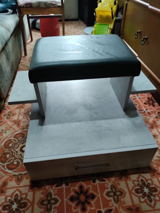 Педикюрный столик