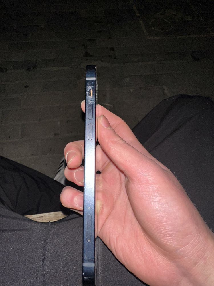 iphone 12.