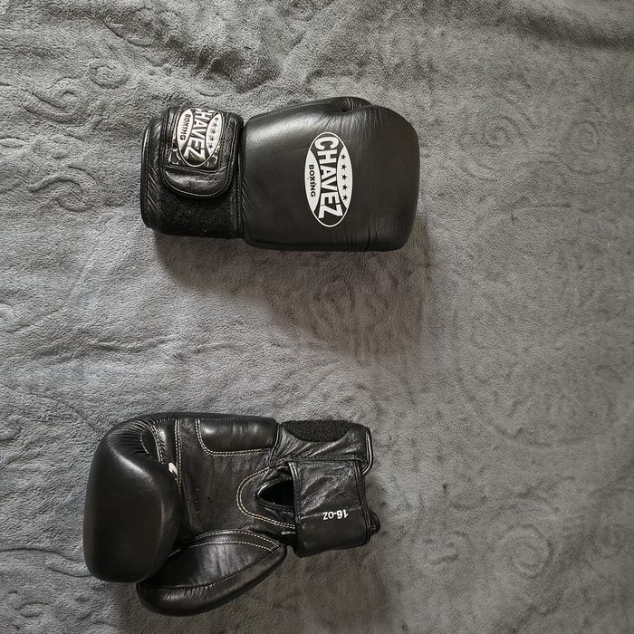 Mănuși de box vînd