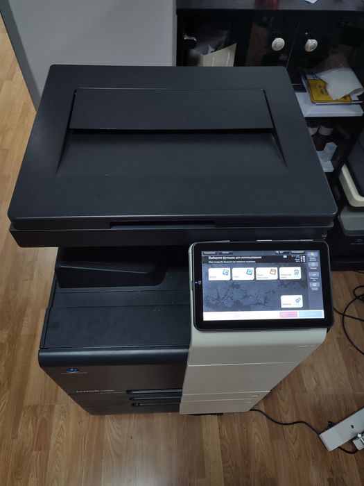 Лазерный принтер konica C250i