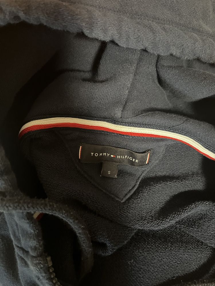 tommy hilfiger S