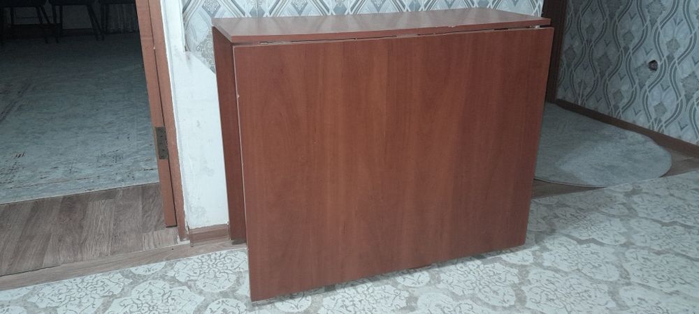 Продам стол книжка