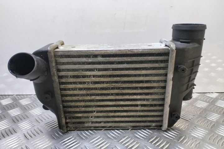 Intercooler stanga   4F0145805E Audi A6 4F/C6