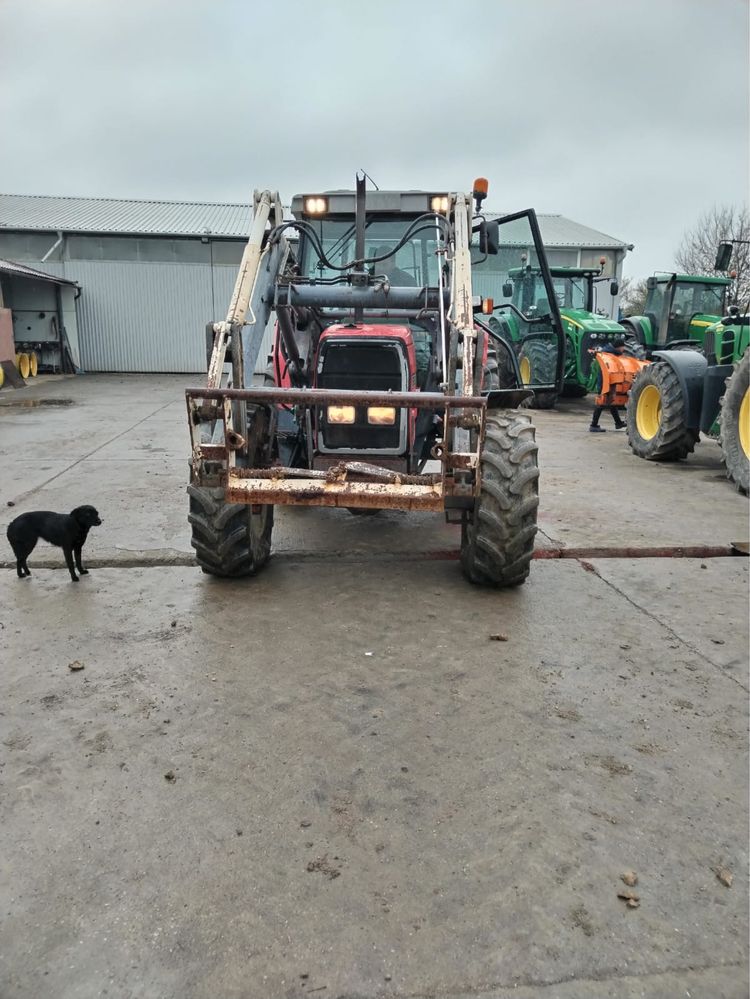 Vând Tractor Massey Ferguson