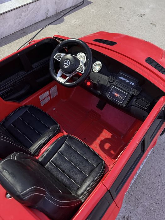 Masinută electrica pentru 2 copii Mercedes GLS63 AMG