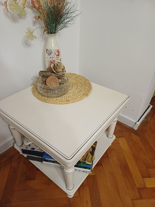 Vând consola și măsuță mobexpert