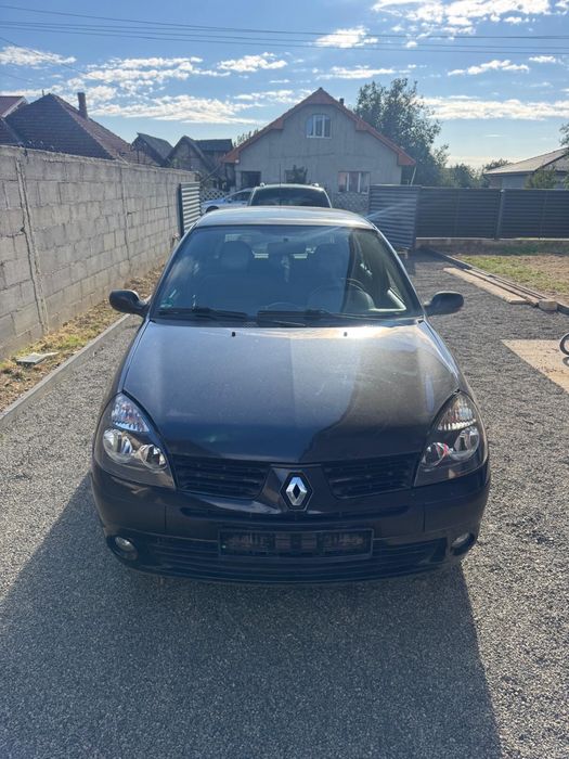 Vând Renault Clio