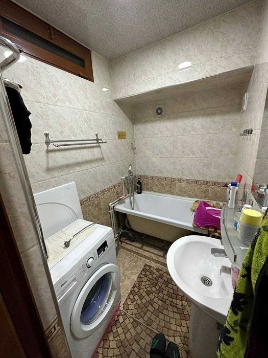 Srochno 2-etaj 2xonali uy sotiladi