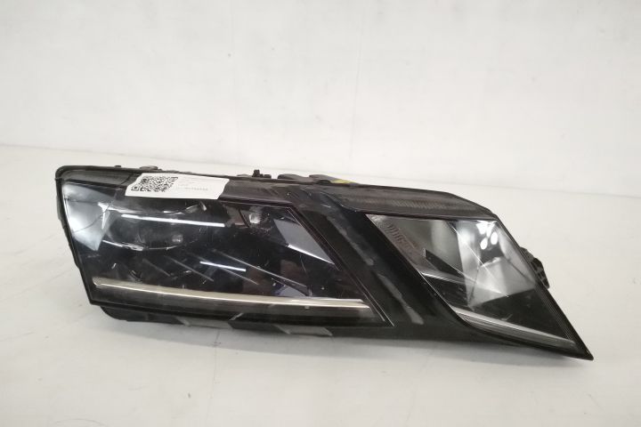 Фар Дясно Оригинален Лед Повреден Шкода Октавия 3 / Skoda Octavia 3 [О