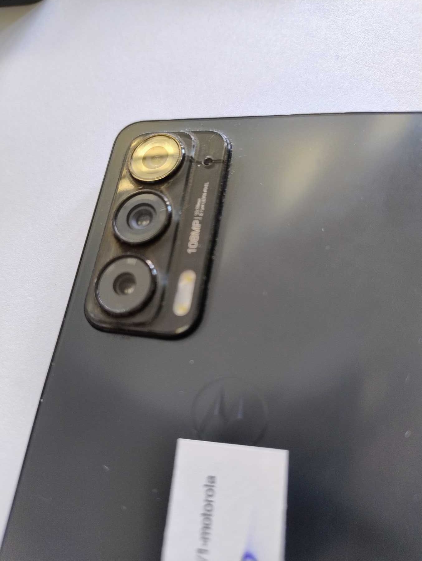 Мобилен телефон Motorola Edge 20