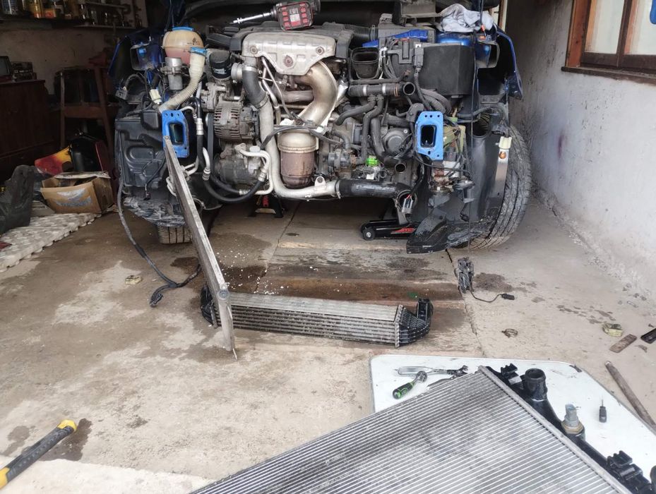 Отдавам голям и уютен светъл и обезопасен гараж с дълбок канал