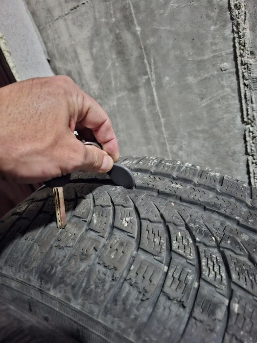 Anvelope iarna 225/50/17