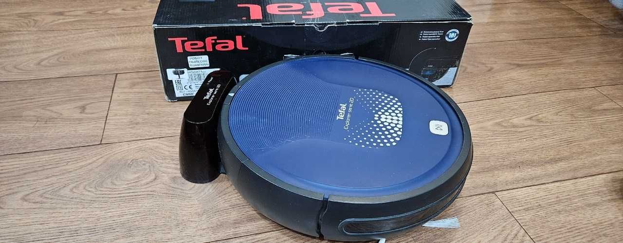 Робот-пылесос Tefal X-plorer RG6871 WH синий.