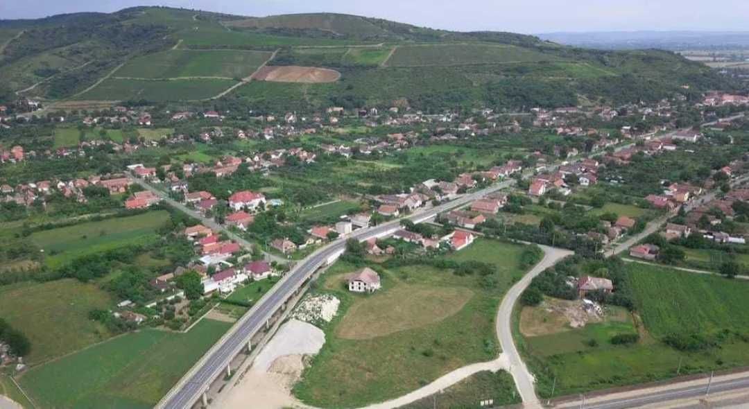 Casă cu 2151 m2 de vânzare, în Păuliş