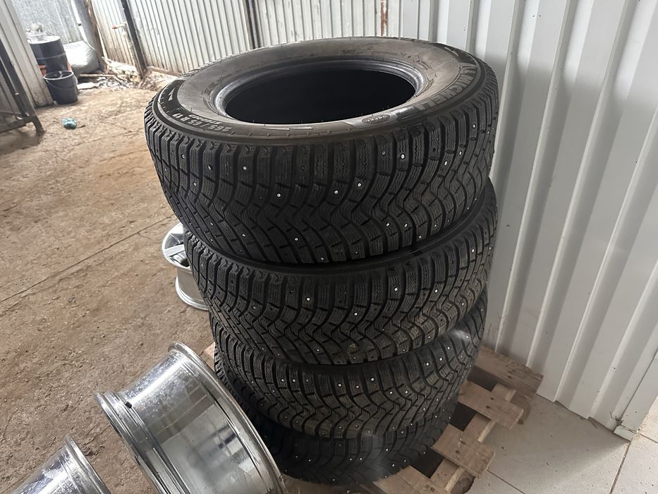 Зимние шины шипованные мишлен 265/65/17