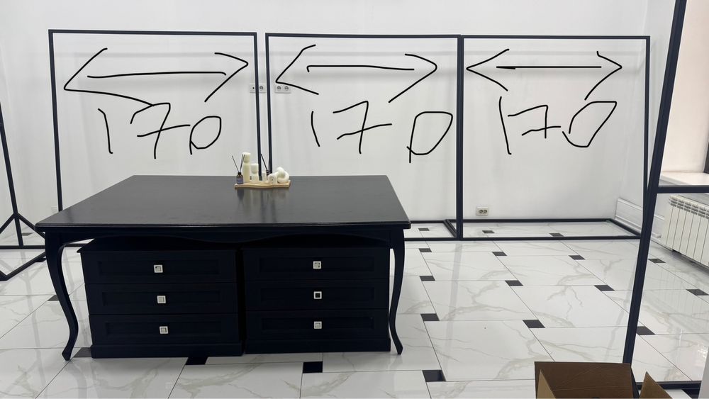 Рейлы напольные для магазина одежды