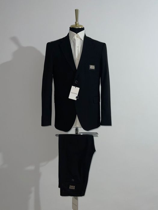 Costum elegant barbati , potrivit pentru orice eveniment