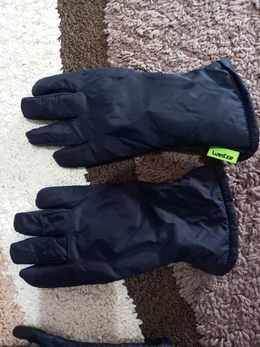 Pantaloni schi, manusi, fes Zara