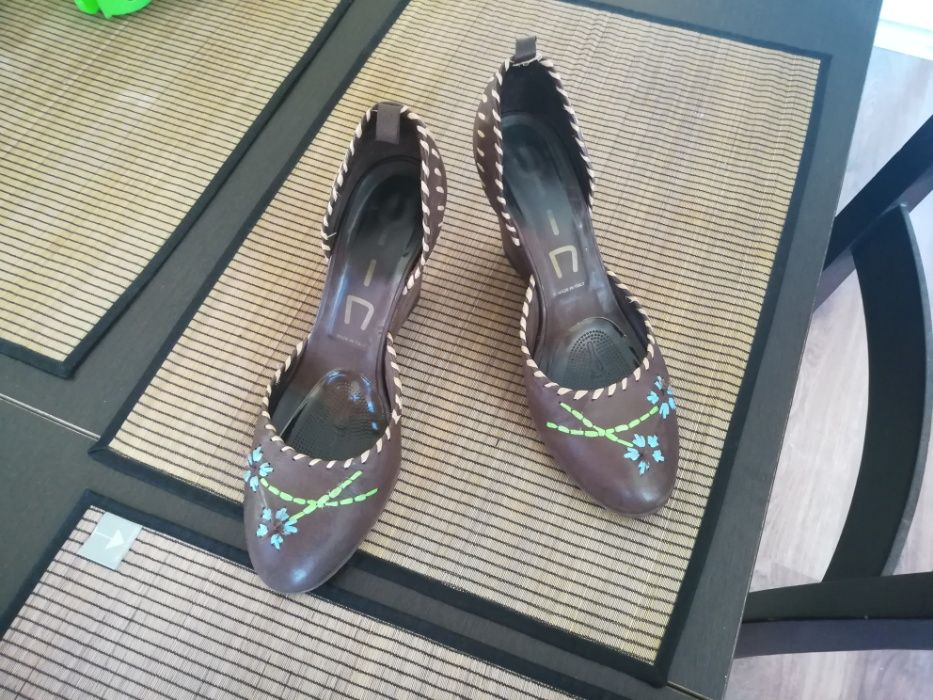 Дамски обувки и сандали - естествена кожа