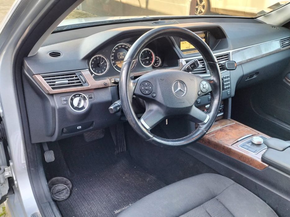 Vand Mercedes Benz E220 blue efficency automat