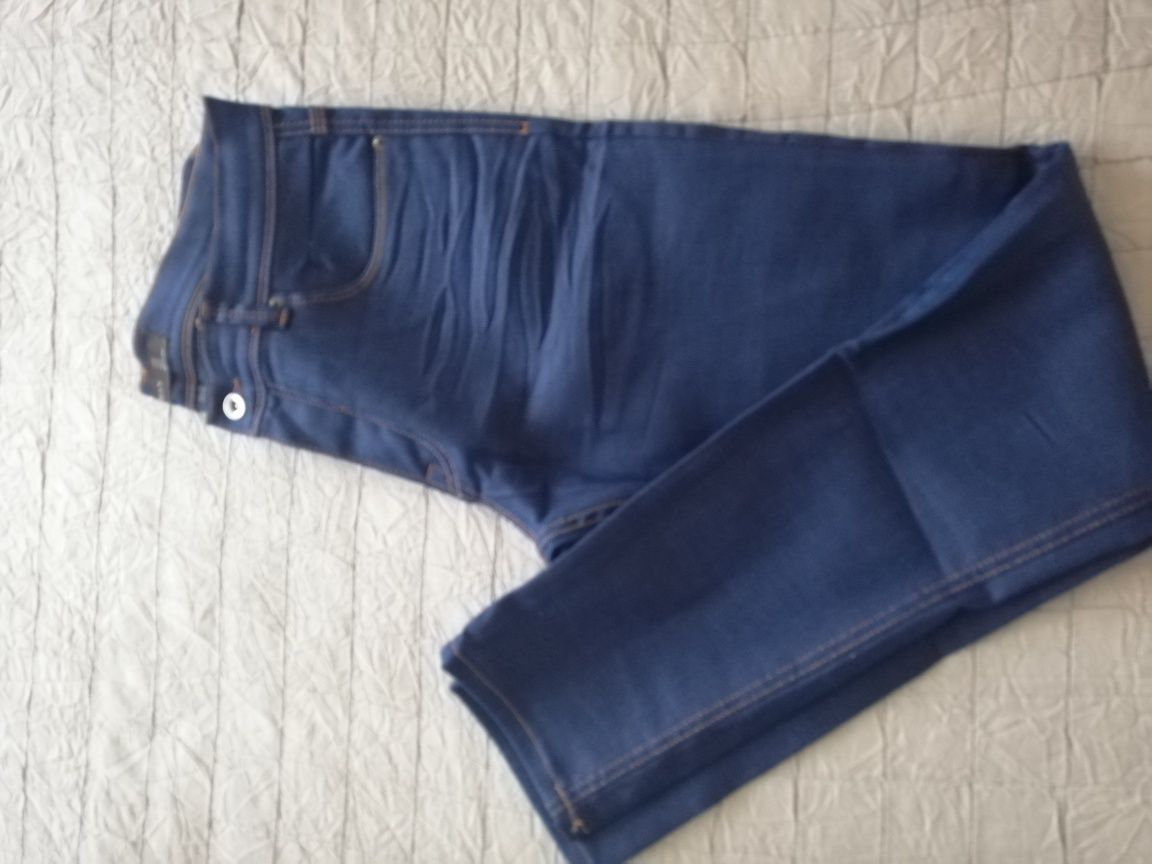 Мъжки дънки на Zara