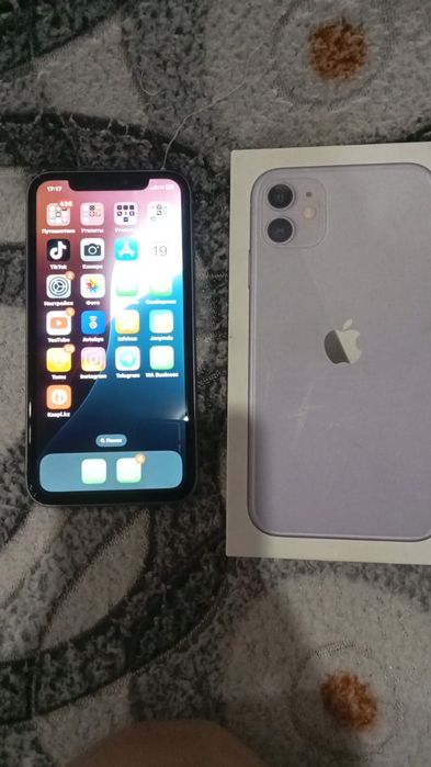 Продам Айфон 11..