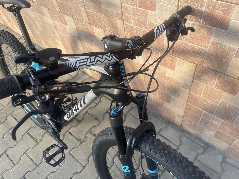 Bicicleta MTB"Giant" Carbon 29-er XT FOX Air