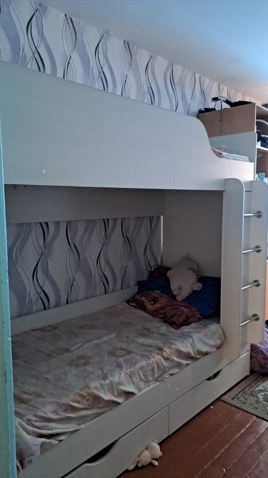 Продам детскую двухъярусную кровать