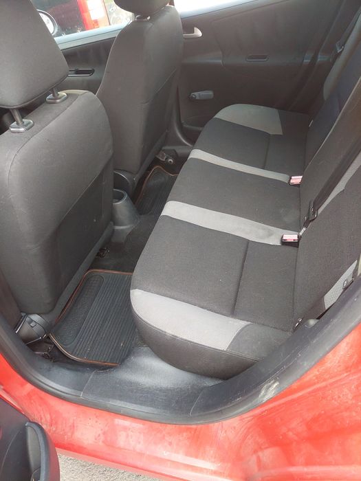 Vând Peugeot 207