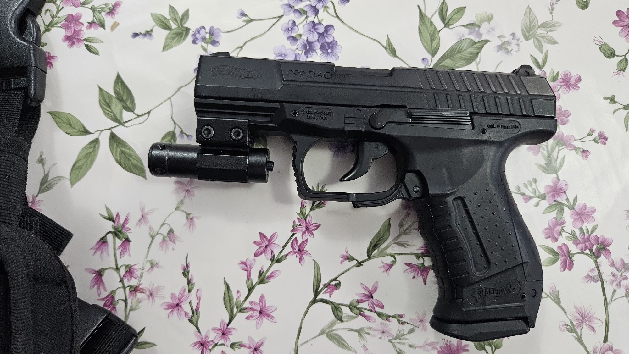 Walther p99 airsoft - replica - pistol