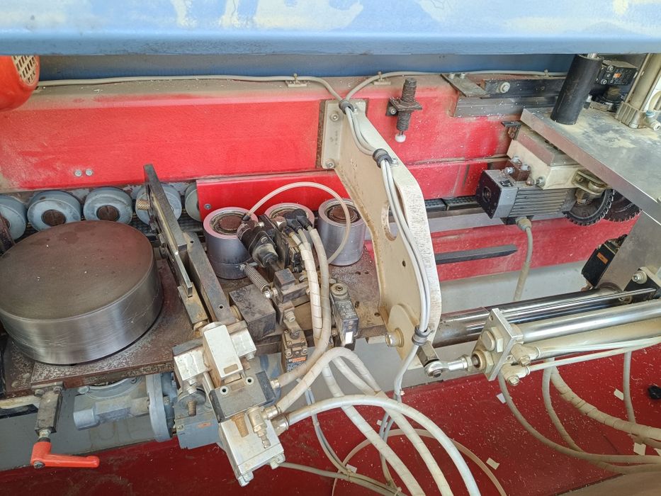 Продавам кантираща машина