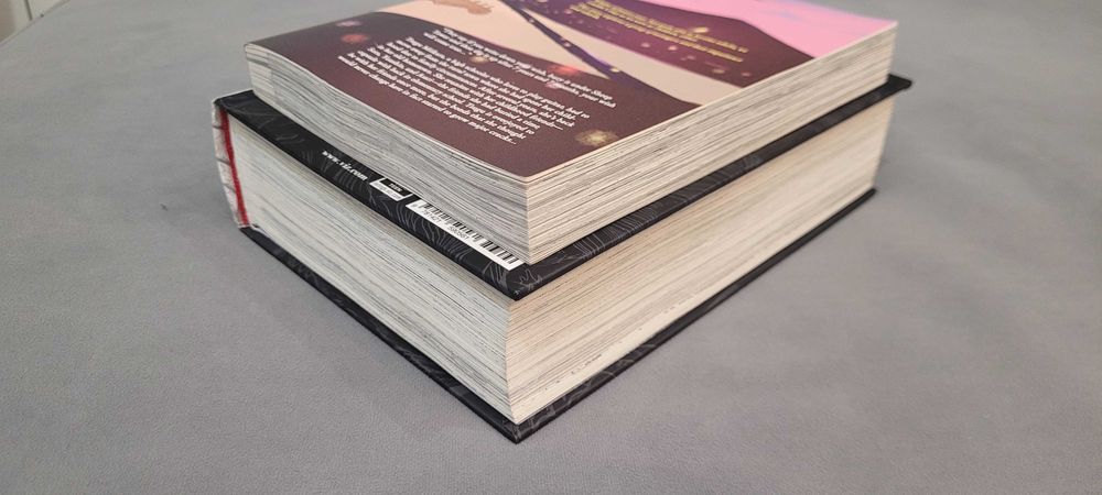 Tomie: Complete Deluxe Edition / The Golden Sheep - Kaori Ozaki