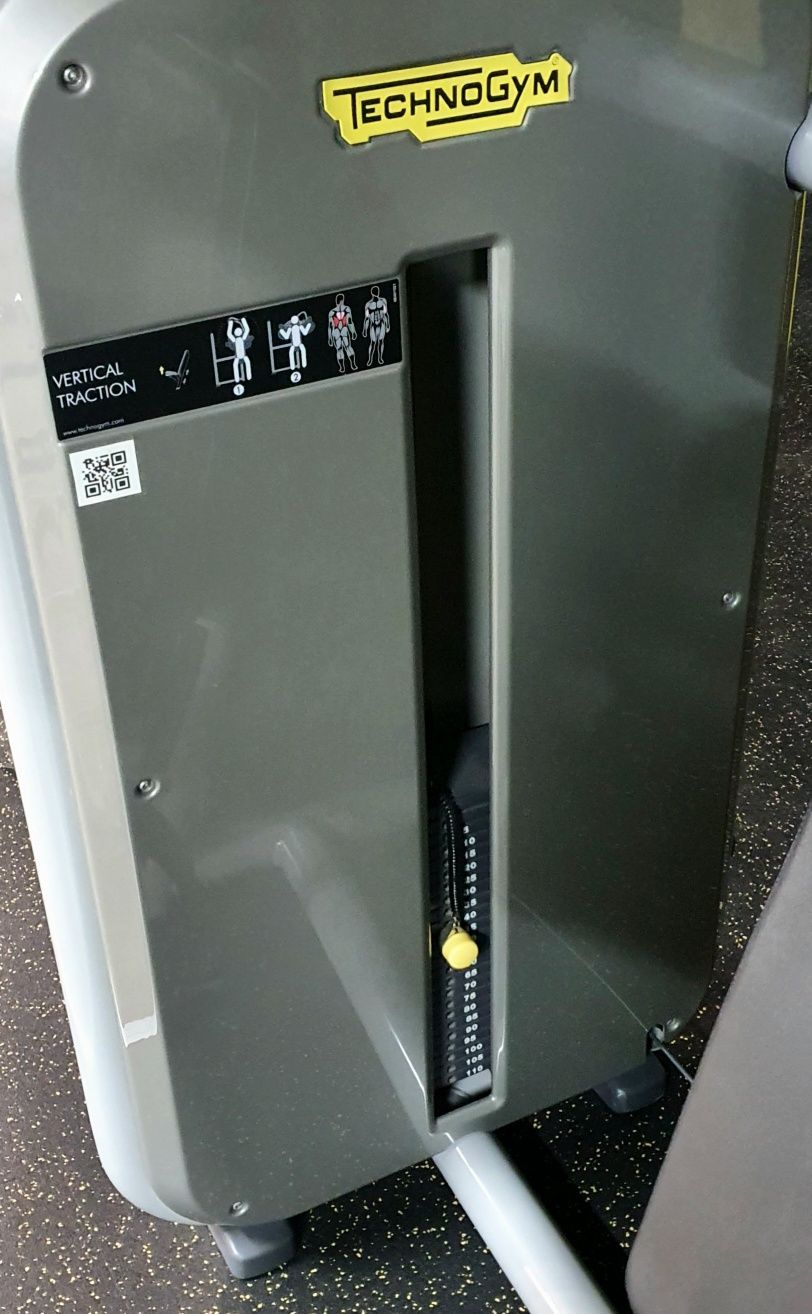 Aparat tracțiuni Technogym