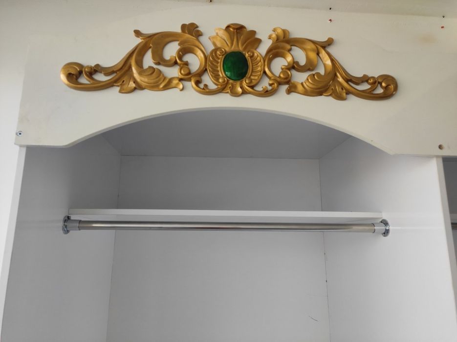 Mebel shkaf  sotiladi