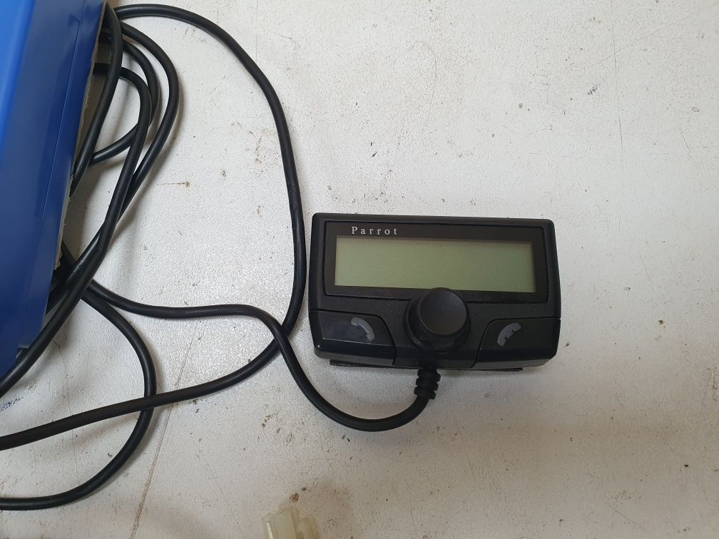 Bluetooth Parrot ck3100 lcd от бмв е90