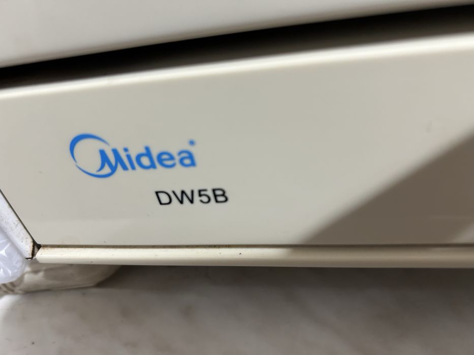 Продавам съдомиялна Midea за части