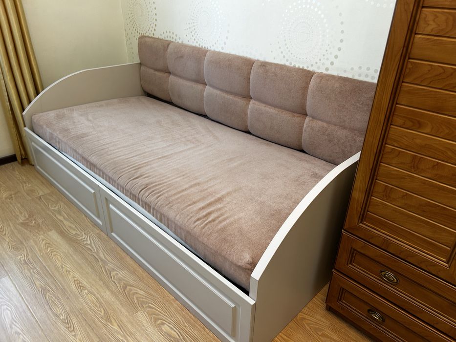 Продам 2 раскладних дивана