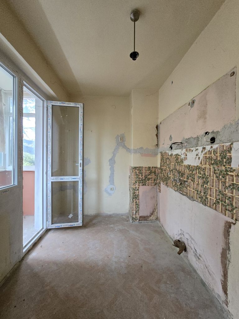 Продава се Двустаен апартамент в Горна Оряховица - 67 кв.м за 926 €/кв.м - Снимка #4