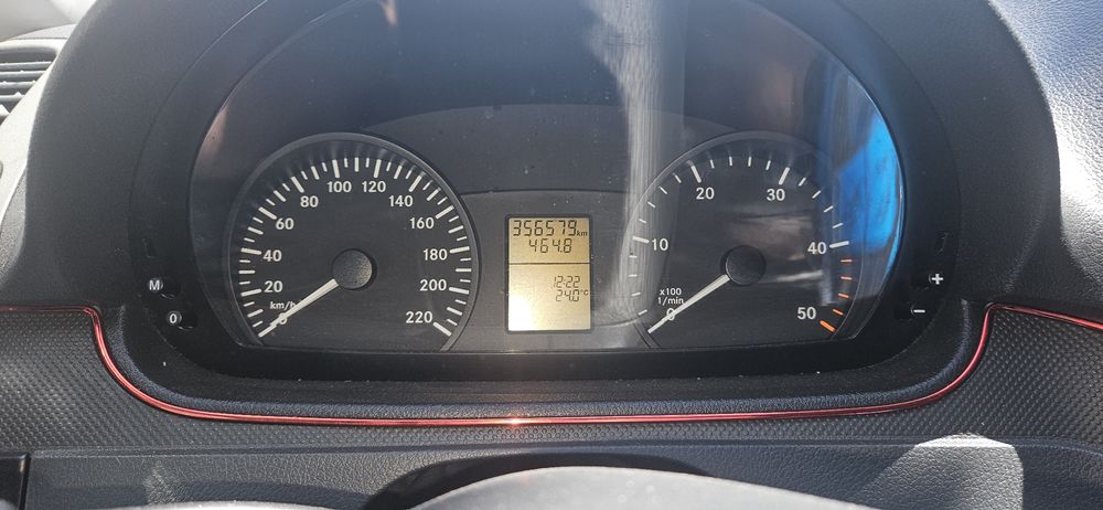 Mercedes- Vito 8+1 locuri