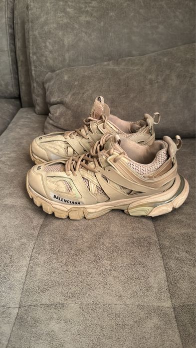 Balenciaga track бежови