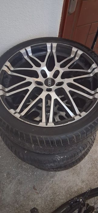 Vand jante audi  si cauciucuri iarna