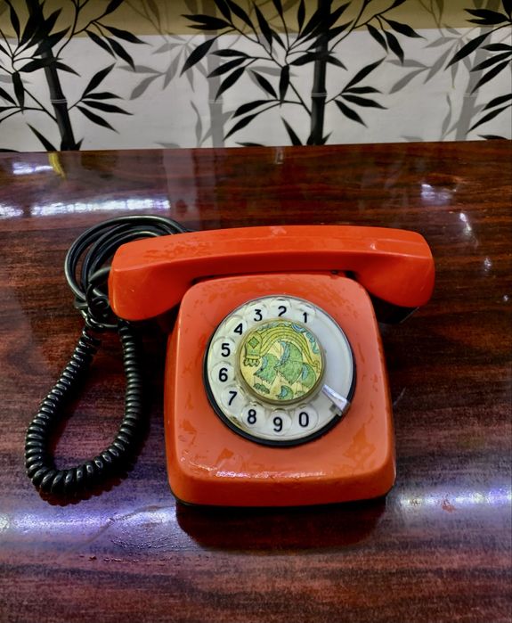 Телефон дисковый - советский рабочий
