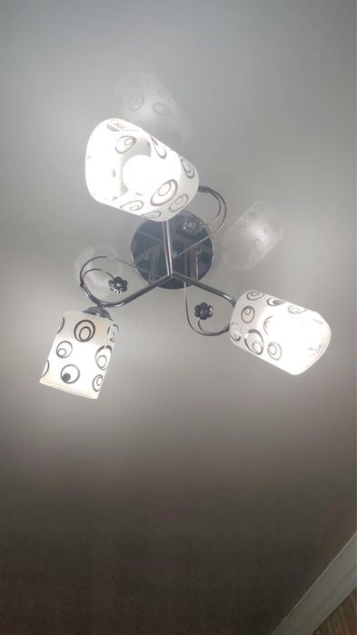 Продаи Люстру в отличном состоянии