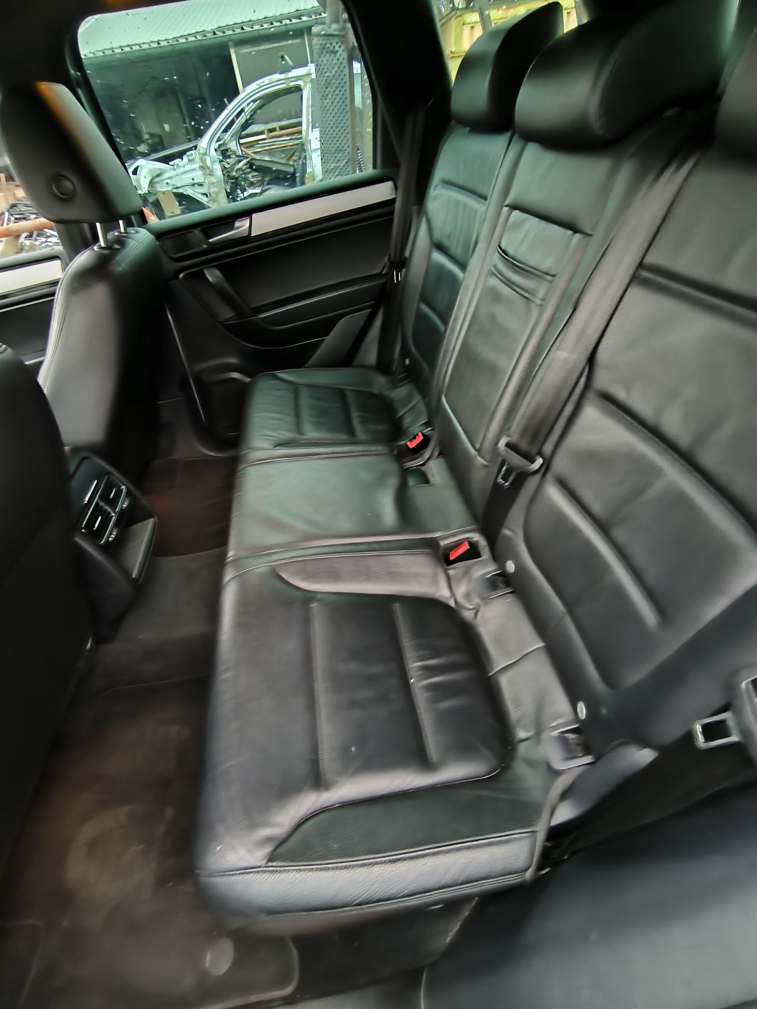 Кожен салон за VW Touareg 7P