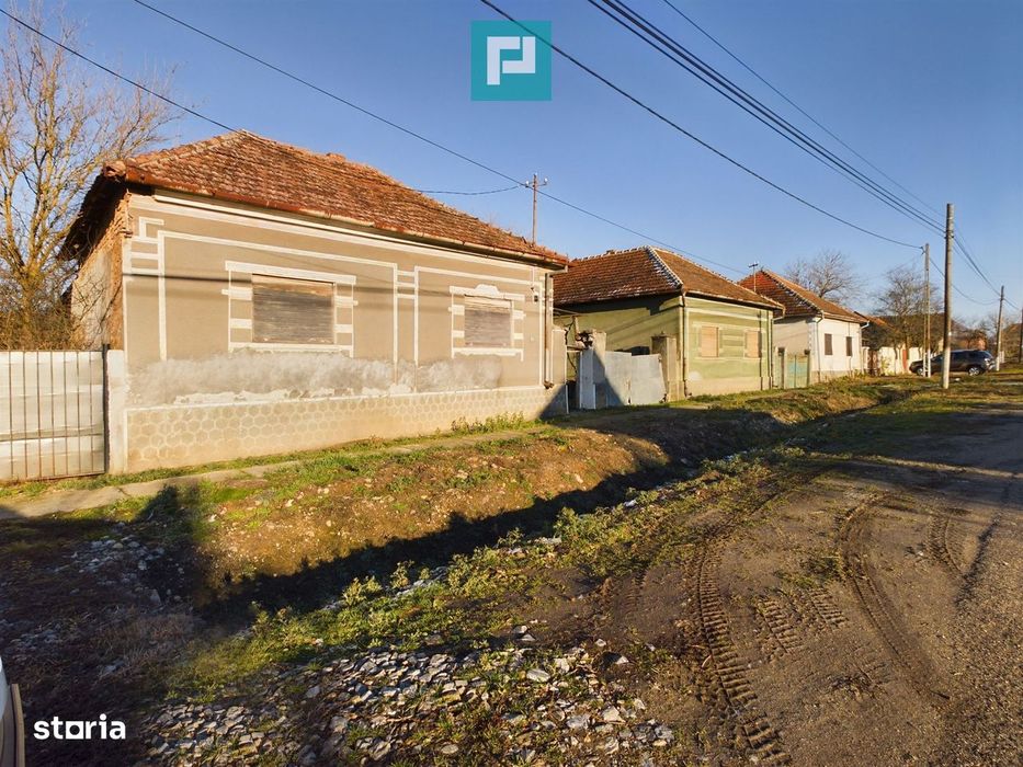 Casă de vacanță de vânzare în Tauț