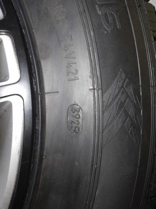 Метални джанти 6,5Jx17, 5х110, ЕТ 38 със зимни гуми 215/65R17