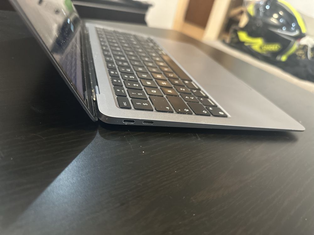 Vand Apple Macbook M1, a2337, placa blocata pentru piese